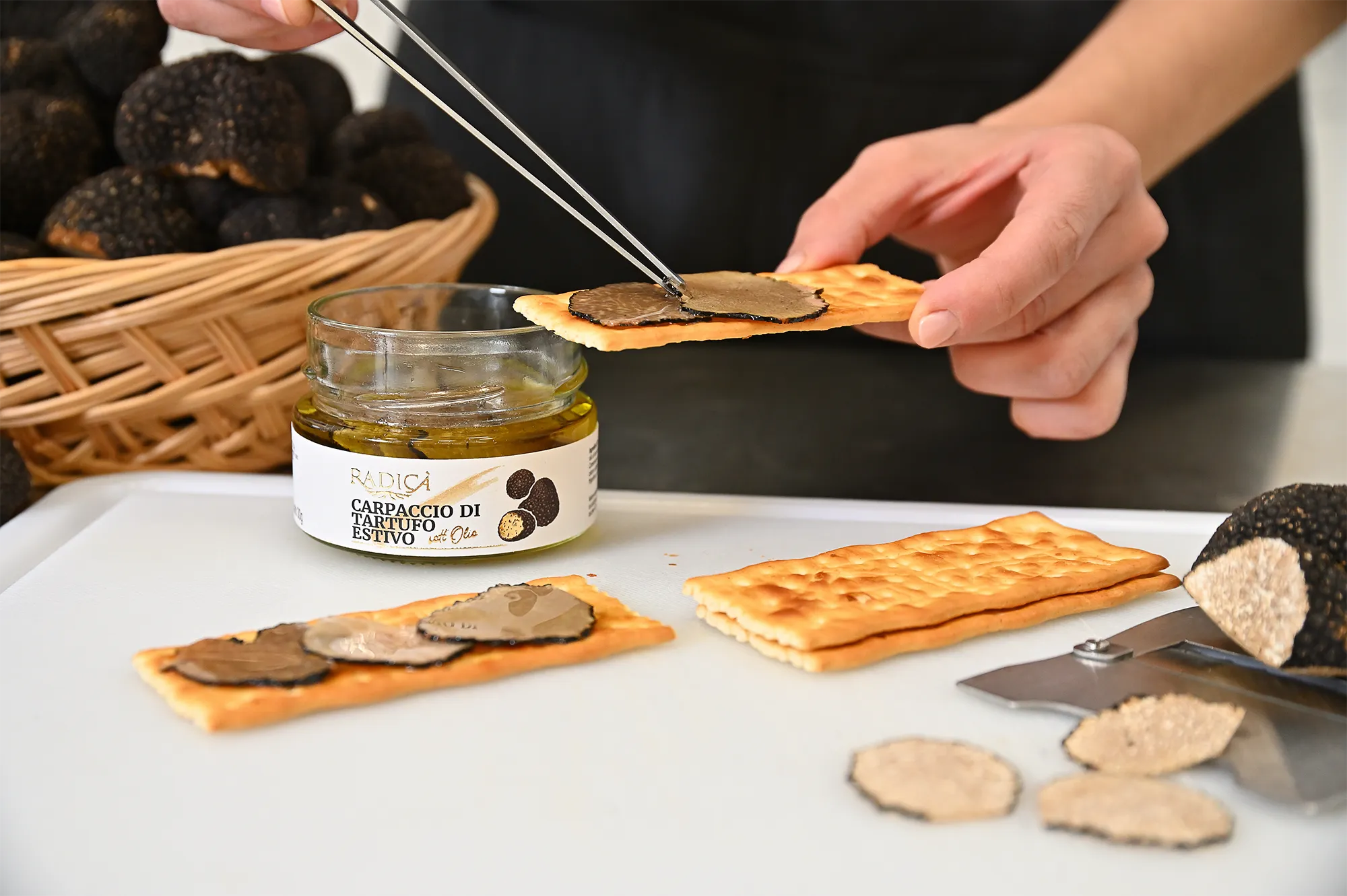 Carpaccio di tartufo estivo sott'olio
